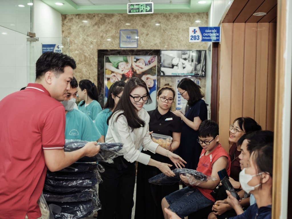 Gia đình ông Johnathan Hạnh Nguyễn quyên tặng 1,52 tỷ đồng cho tổ chức Smile Train