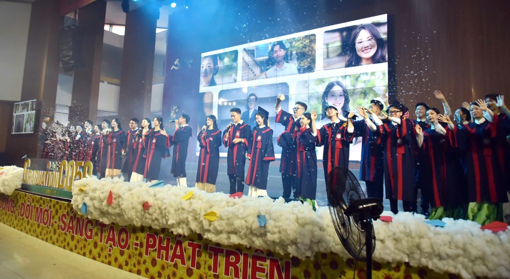 Tân cử nhân