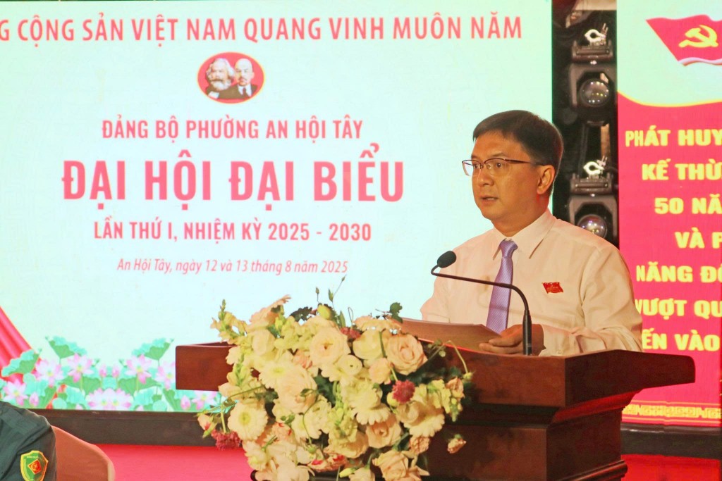 Phó Chủ tịch UBND TP Hồ Chí Minh Nguyễn Mạnh Cường phát biểu tại hôi nghị