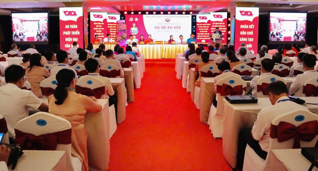 Quang cảnh hội nghị