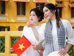 Giới trẻ kể chuyện yêu nước bằng… ảnh “check-in”
