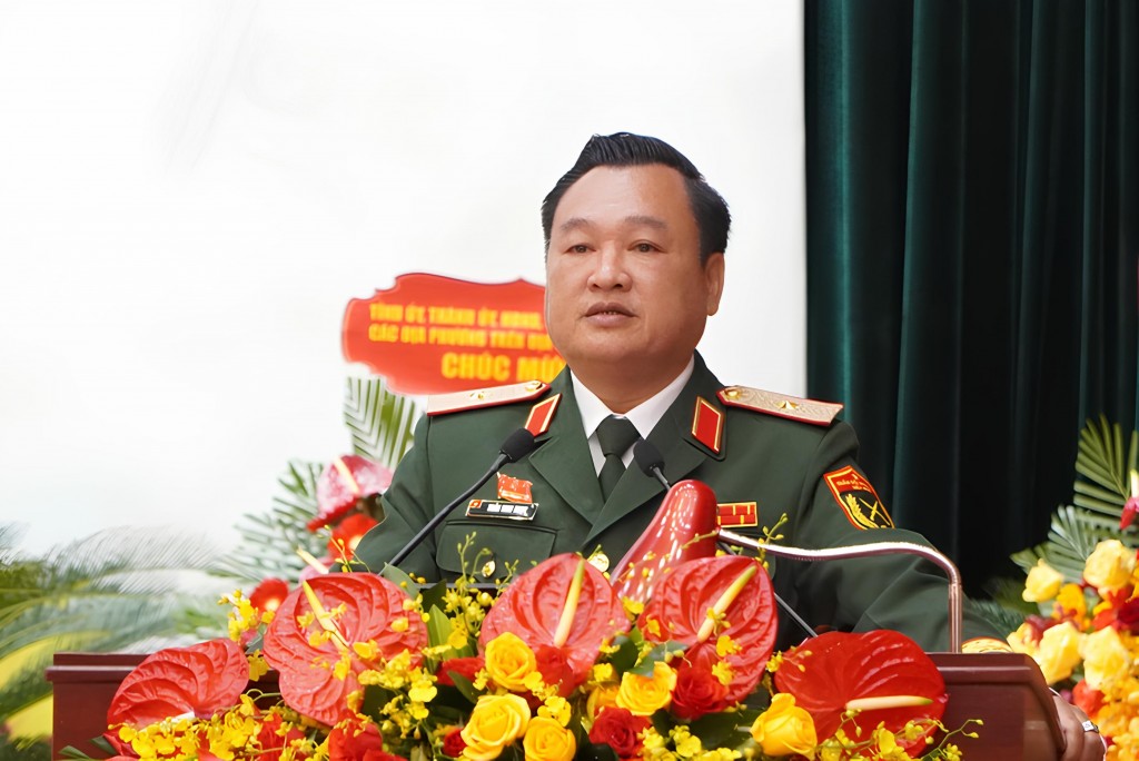 Thiếu tướng Trần Vinh Ngọc, Bí thư Đảng ủy, Chính ủy Quân khu 7 phát biểu khai mạc Đại hội