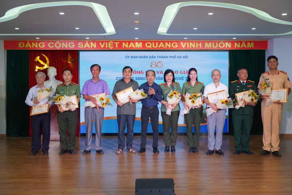 50 tác phẩm đạt giải 