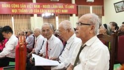 3.000 lá cờ Tổ quốc tung bay trên xã đảo Minh Châu