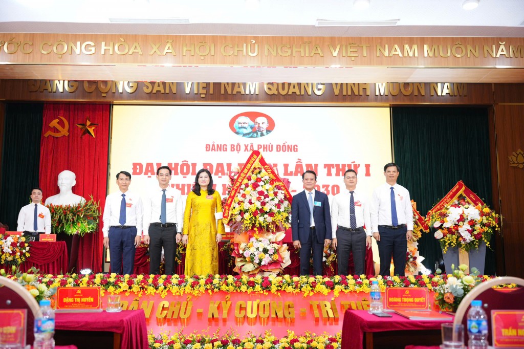 Phát huy sức mạnh khối đại đoàn kết toàn dân, phát triển kinh tế nhanh, bền vững