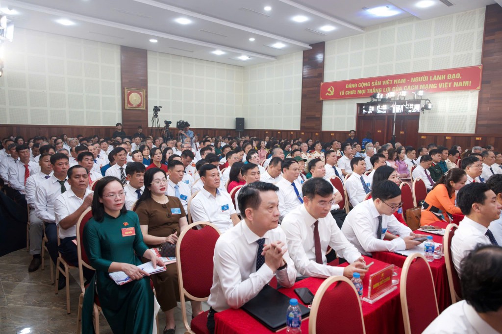 Phát huy sức mạnh khối đại đoàn kết toàn dân, phát triển kinh tế nhanh, bền vững