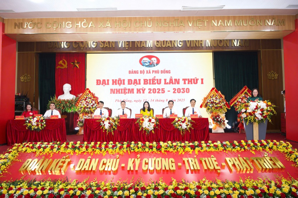 Phát huy sức mạnh khối đại đoàn kết toàn dân, phát triển kinh tế nhanh, bền vững