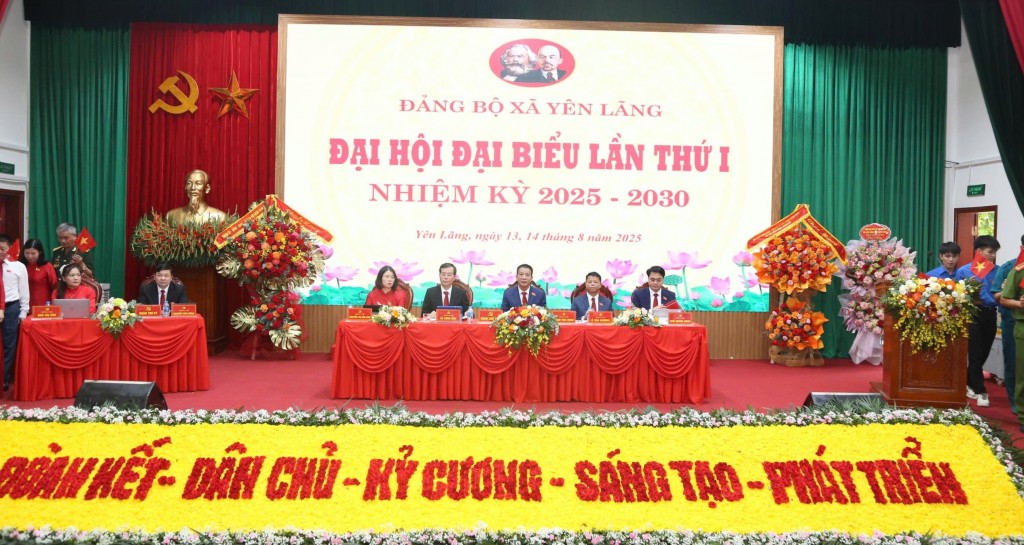 Đoàn Chủ tịch Đại hội đại biểu xã Yên Lãng (Hà Nội) lần thứ nhất, nhiệm kỳ 2025-2030