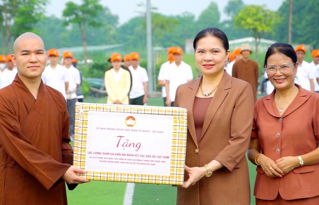 Gặp mặt động viên khối Đại Đoàn kết toàn dân tộc tham gia diễu hành
