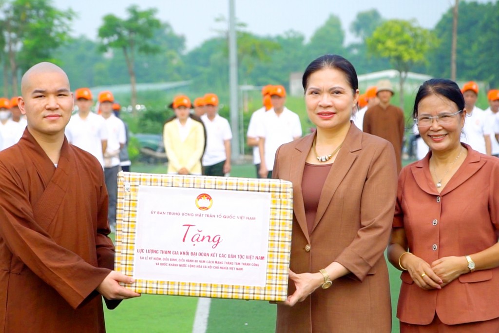 Gặp mặt động viên khối Đại Đoàn kết toàn dân tộc tham gia diễu hành