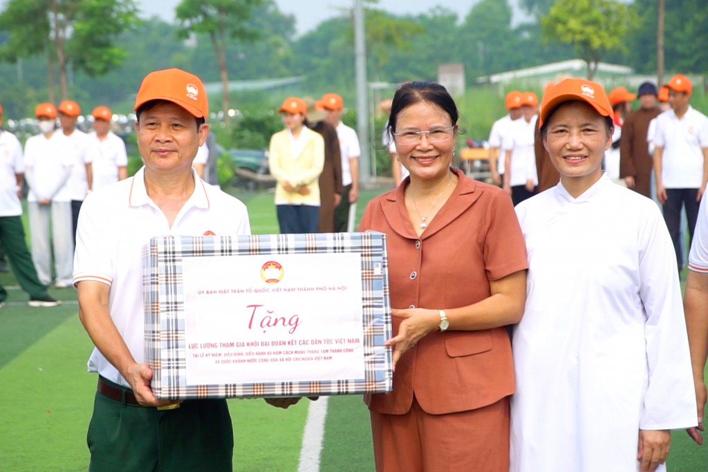 Gặp mặt động viên khối Đại Đoàn kết toàn dân tộc tham gia diễu hành