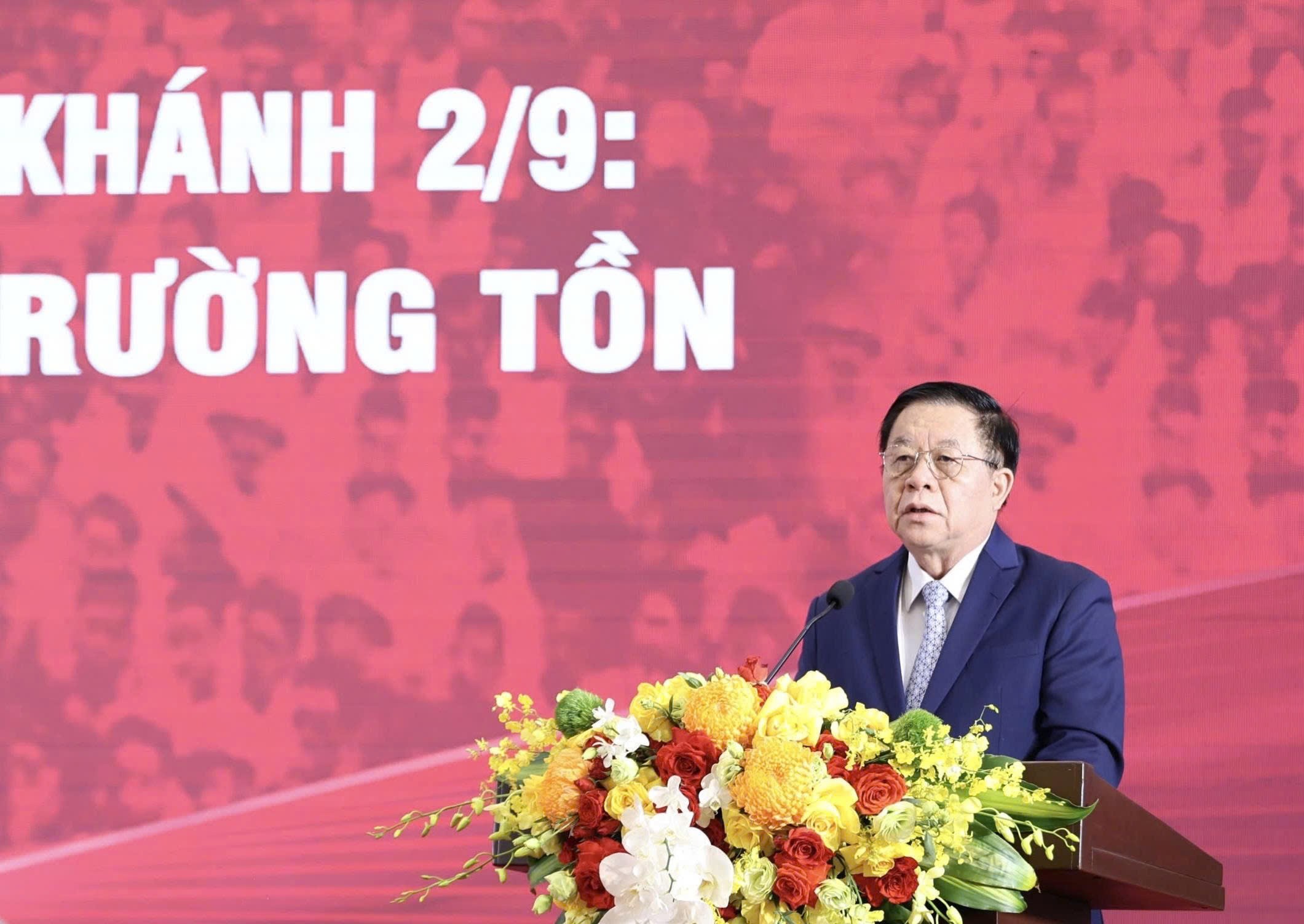 Trưởng ban Tuyên giáo và Dân vận Trung ương Nguyễn Trọng Nghĩa phát biểu khai mạc hội thảo.