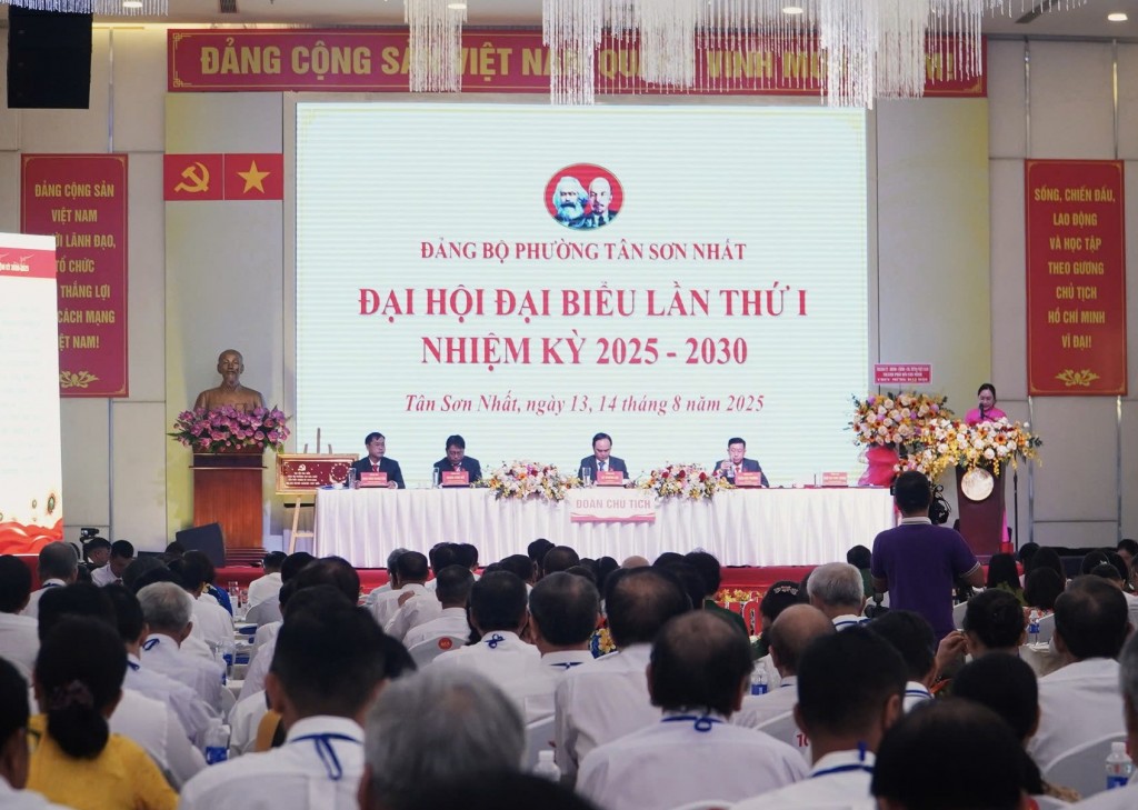 Quang cảnh đại hội