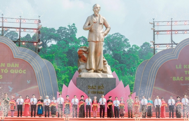 Tổng Bí thư Tô Lâm dự lễ khánh thành Tượng đài Bác Hồ ở Tân Trào