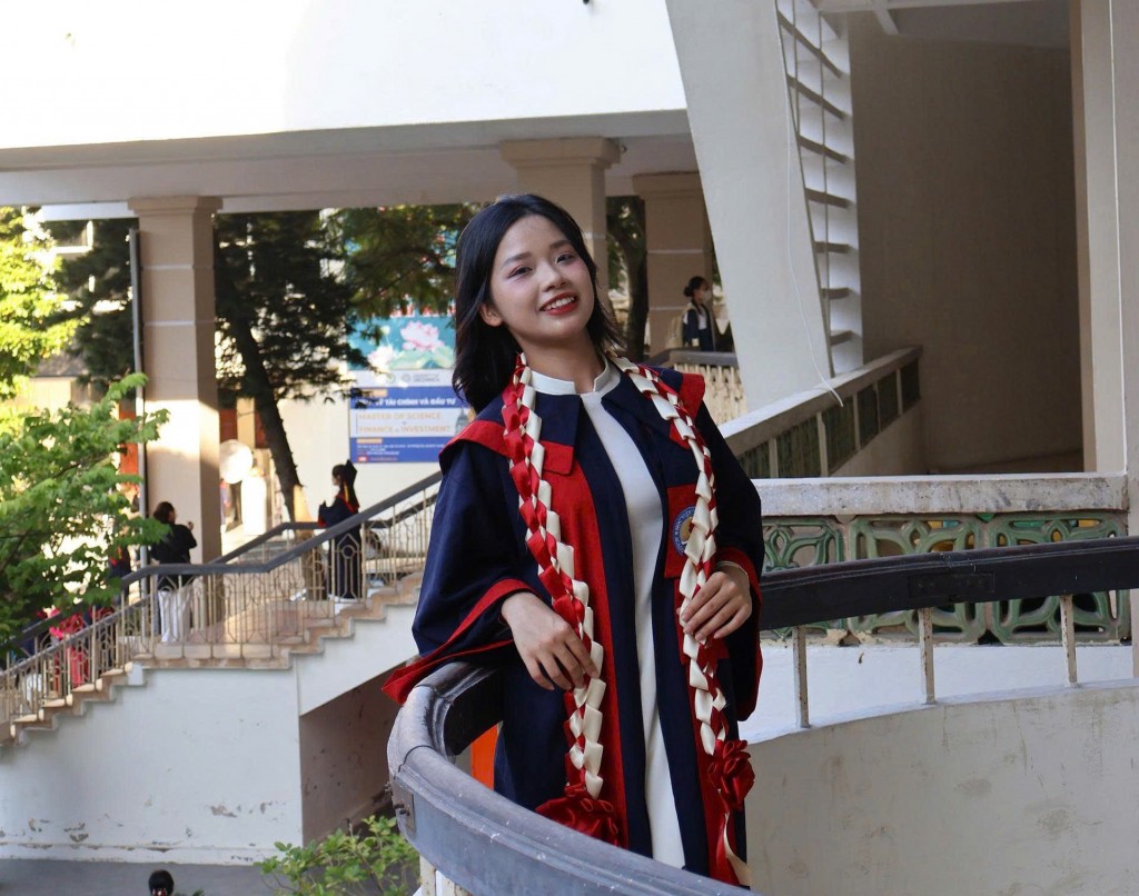Nữ thủ khoa 