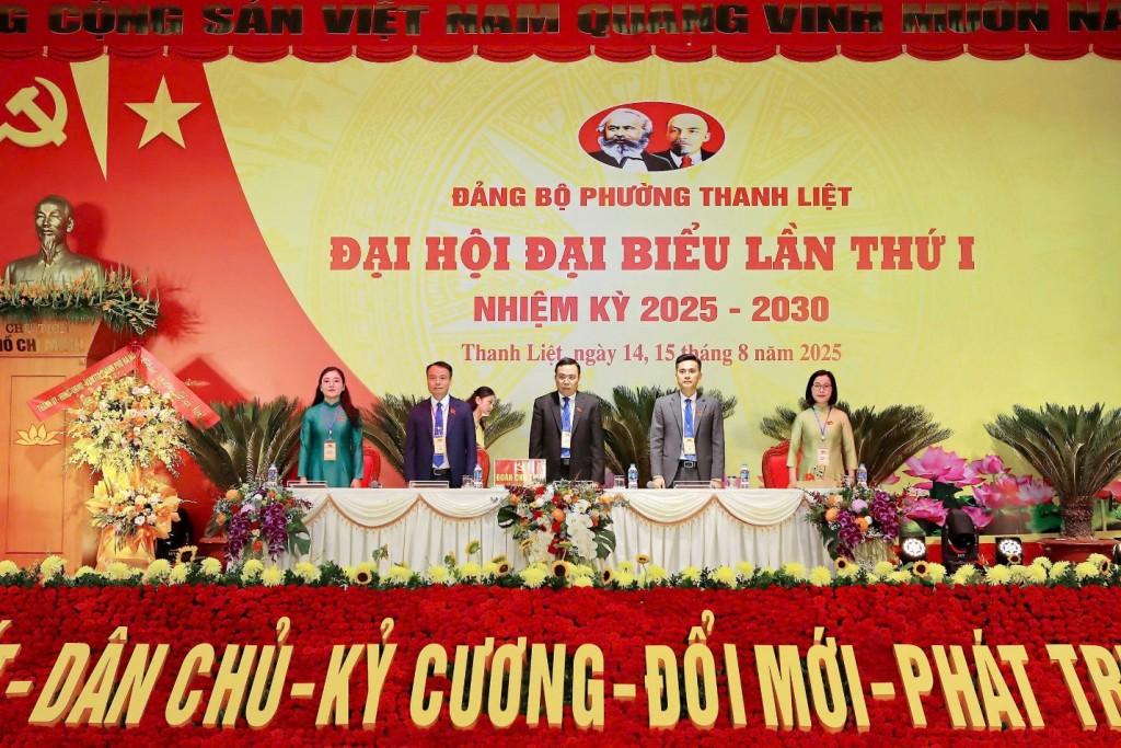 Đoàn Chủ tịch điều hành đại hội