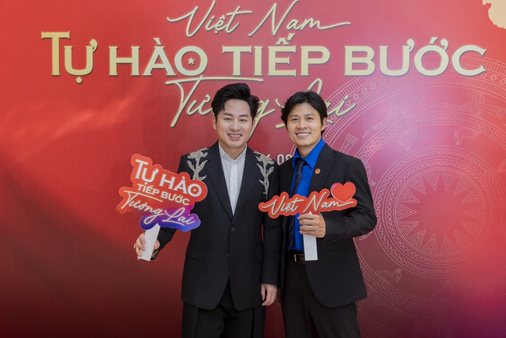 Tùng Dương, Nguyễn Văn Chung lan tỏa tự hào dân tộc trong MV mới