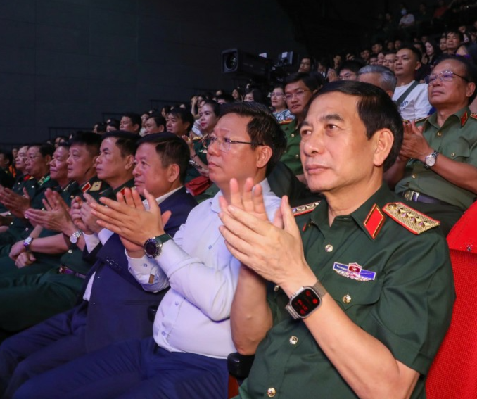 Đại biểu tham dự chương trình