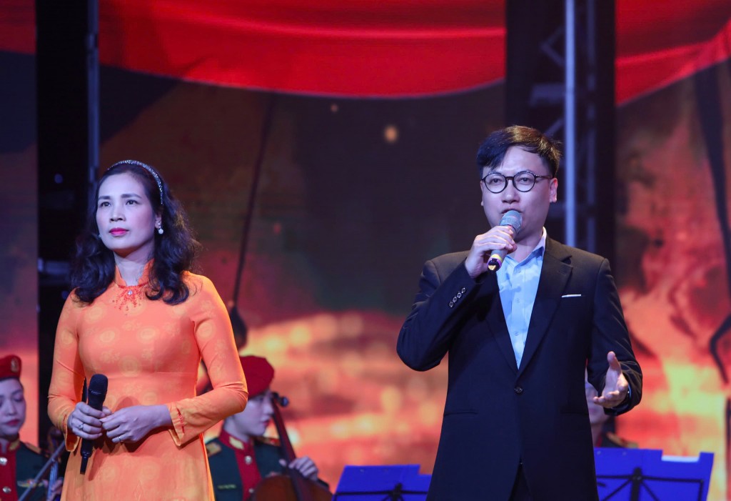 Sâu lắng, tự hào “Những câu thơ viết nên hình đất nước”