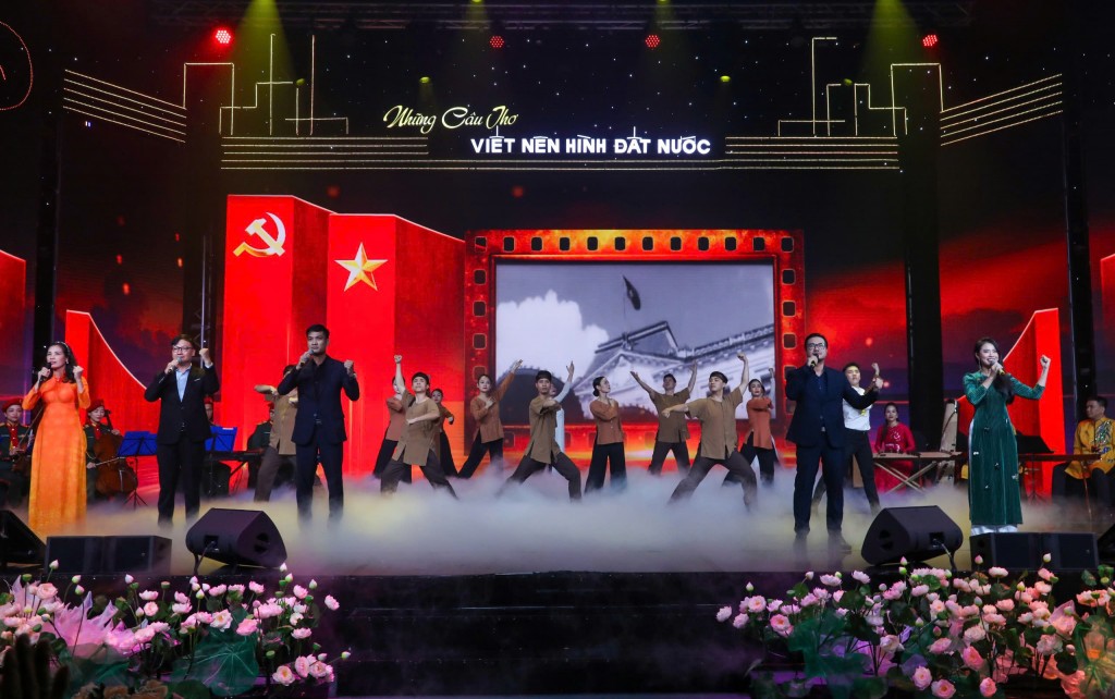Sâu lắng, tự hào “Những câu thơ viết nên hình đất nước”