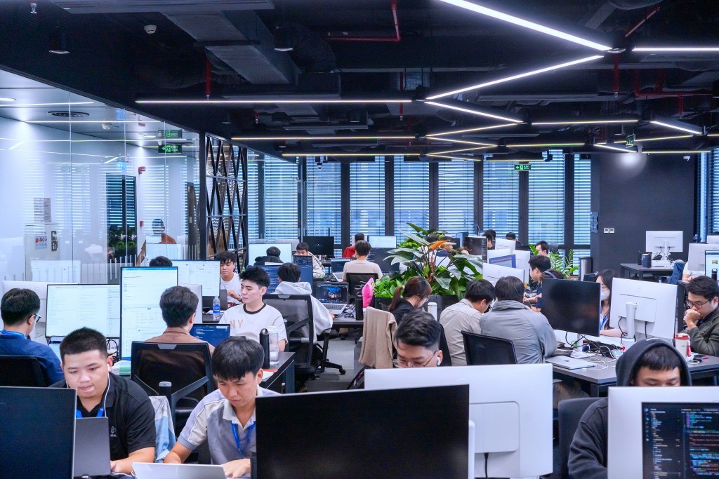 Không gian làm việc năng động tại Vietnam Silicon, nơi ‘Silicon Spirit’ được hiện thực hoá qua tinh thần sáng tạo, hợp tác và học hỏi mỗi ngày.
