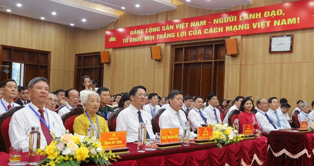 Các đại biểu tham dự đại hội