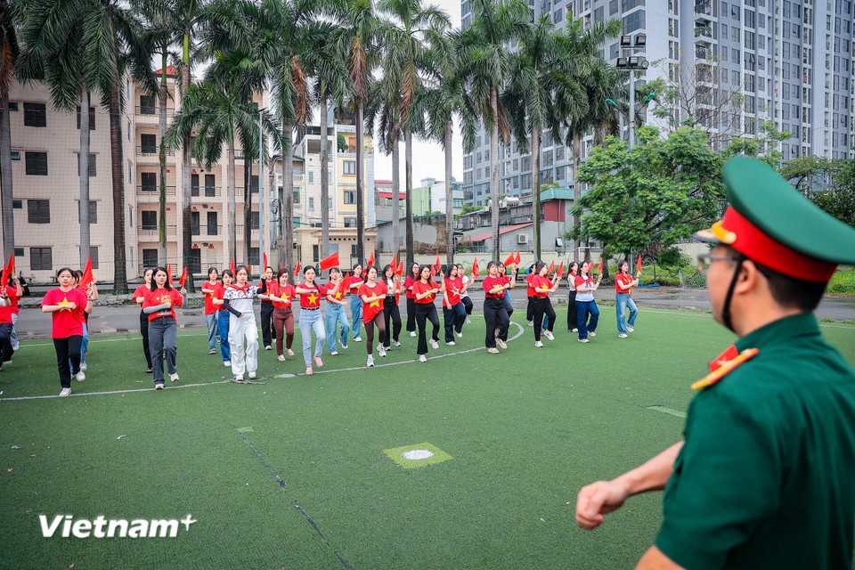 Những nhà báo cùng bước chân kiêu hãnh tiến về đại lễ