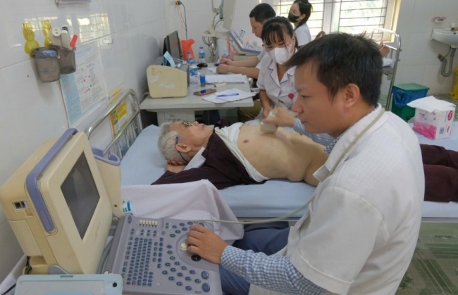 Hơn 5.200 người dân được khám sức khỏe miễn phí