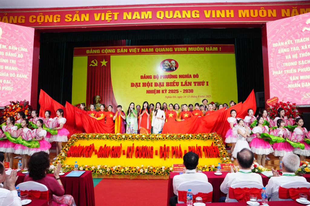 Văn nghệ chào mừng Đại hội