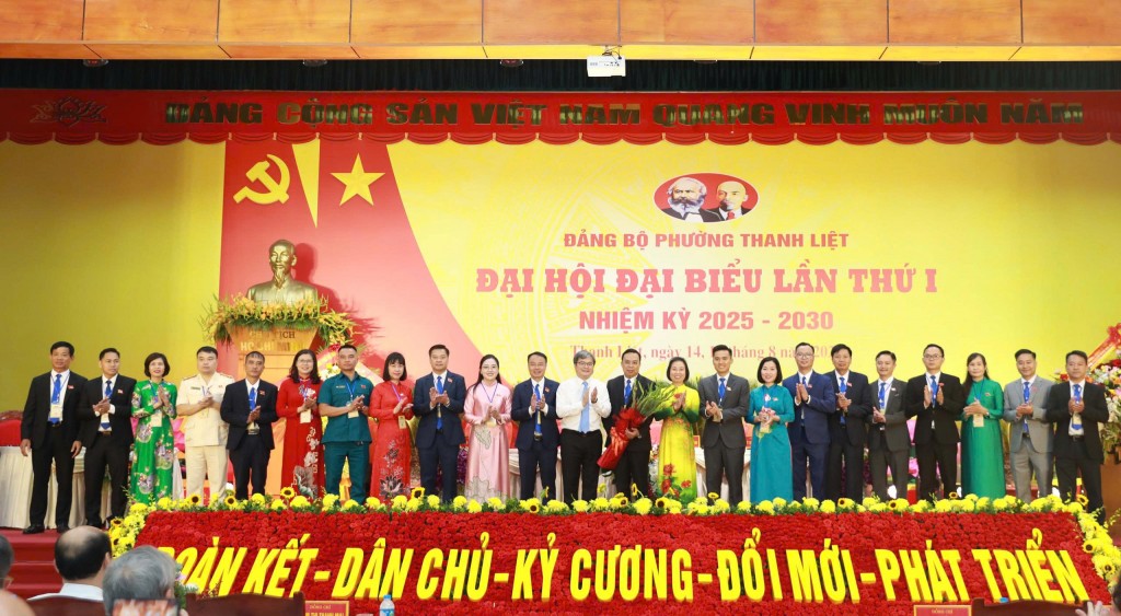 Xây dựng chính quyền đô thị hiện đại, phát triển bền vững