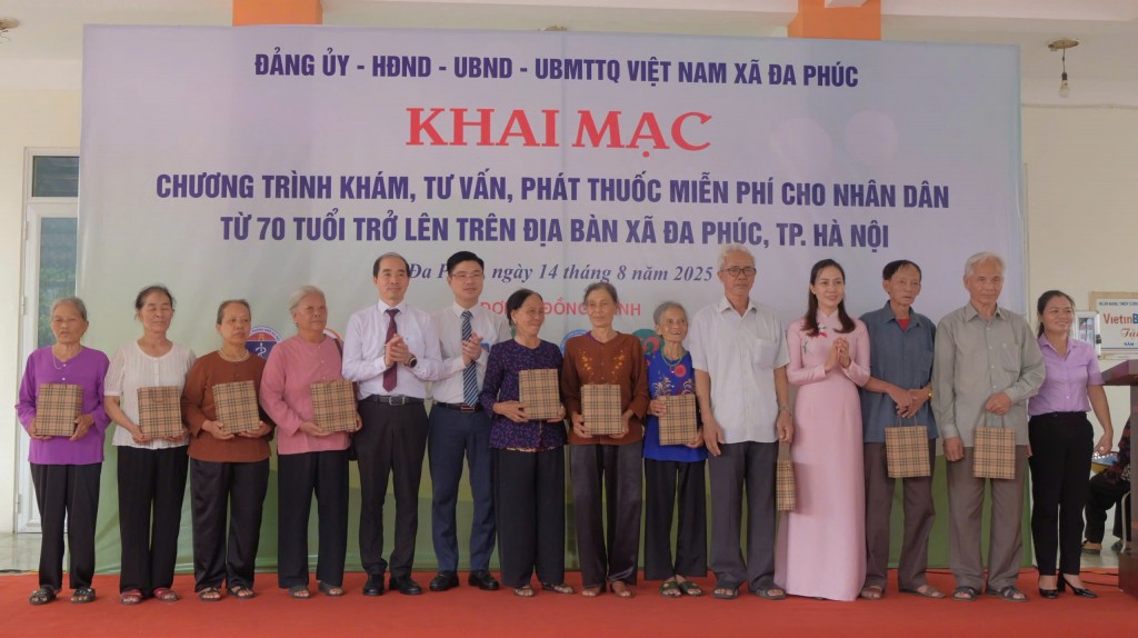 Hơn 5.200 người dân được khám sức khỏe miễn phí