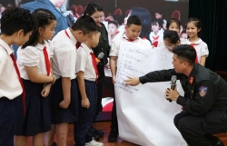 Cảnh sát cơ động “mách nước” thoát hiểm, phòng chống bạo lực học đường