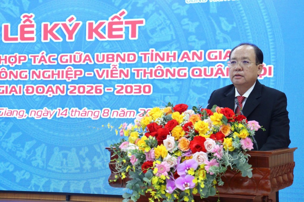 Ủy viên Ban Thường vụ Tỉnh ủy, Phó Chủ tịch thường trực UBND tỉnh An Giang Nguyễn Thanh Phong phát biểu tại lễ ký kết