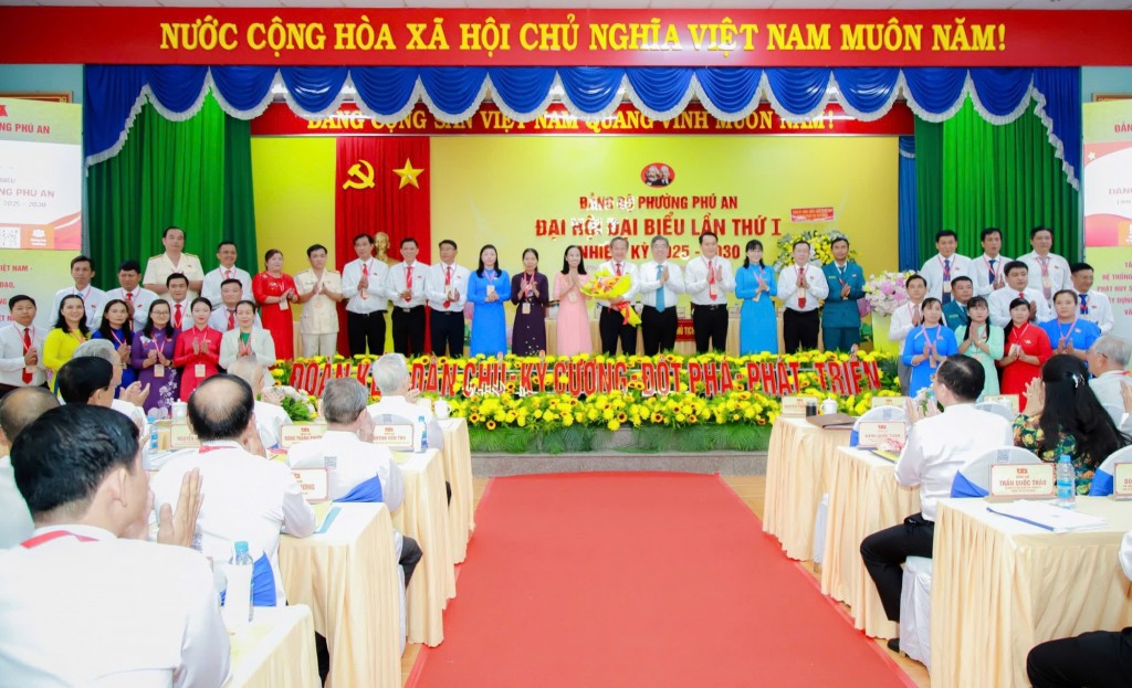 Ra mắt Ban Chấp hành Đảng bộ phường Phú An