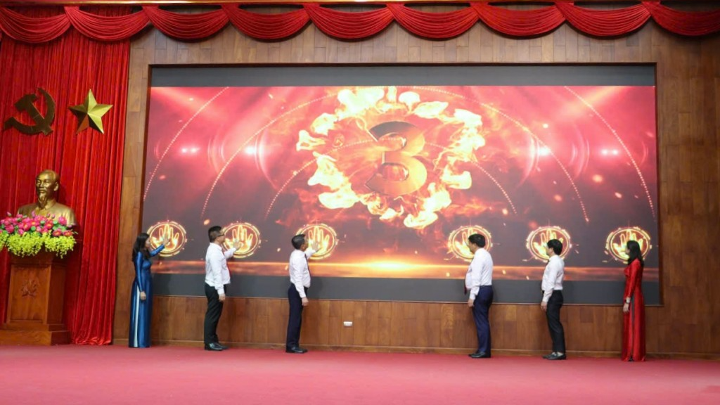 “Bình dân học vụ số” - xây dựng chính quyền số từ cơ sở