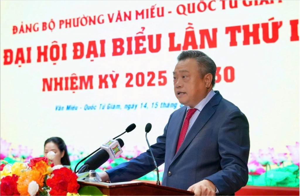 Ủy viên Trung ương Đảng, Phó Bí thư Thành ủy, Chủ tịch UBND thành phố Hà Nội Trần Sỹ Thanh, Trưởng đoàn công tác số 3 về chỉ đạo đại hội của Thành ủy Hà Nội.