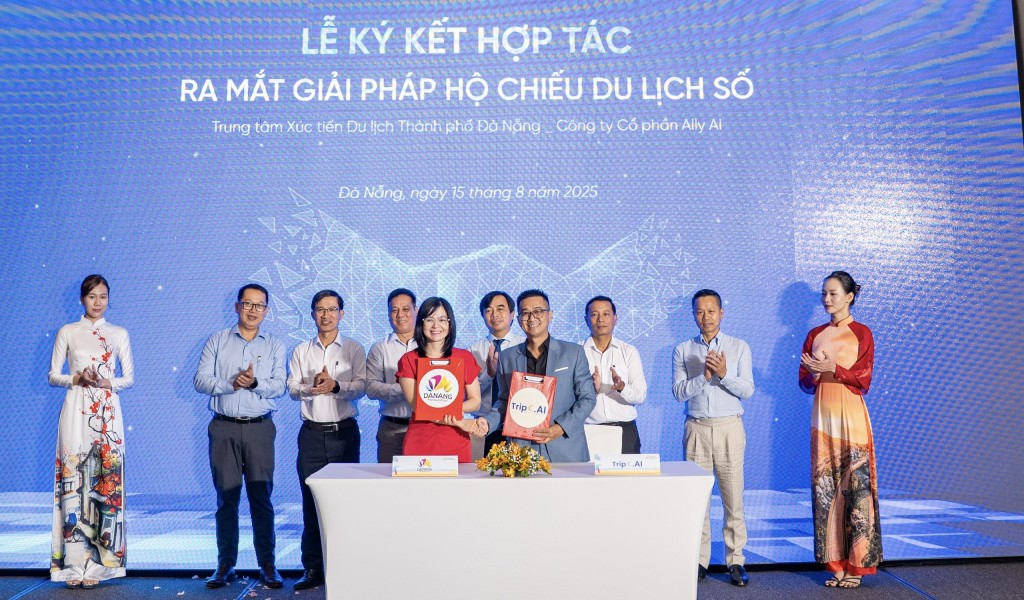 Ngành du lịch Đà Nẵng ký kết hợp tác ra mắt giải pháp hộ chiếu du lịch số
