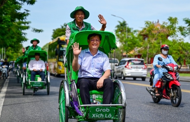 Đặc sắc Grab xích lô đưa du khách trải nghiệm tại Huế