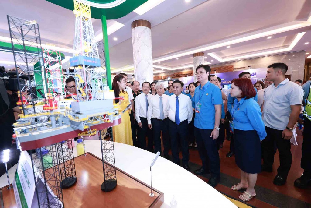 Tôn vinh tinh thần đổi mới sáng tạo, trí tuệ và khát vọng cống hiến của người lao động