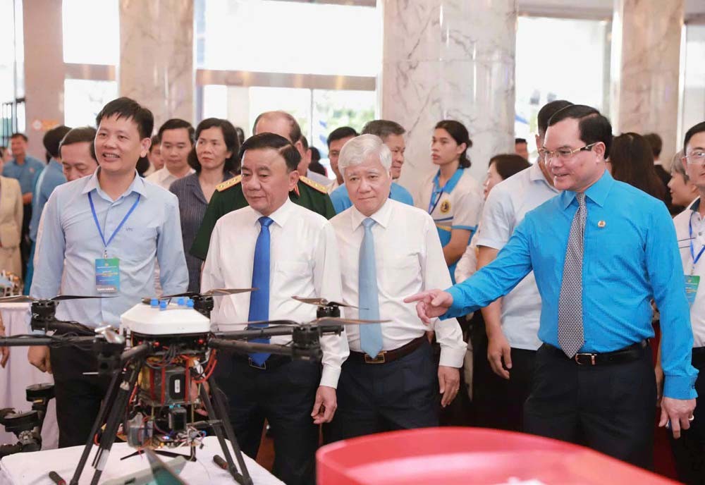 Tôn vinh tinh thần đổi mới sáng tạo, trí tuệ và khát vọng cống hiến của người lao động