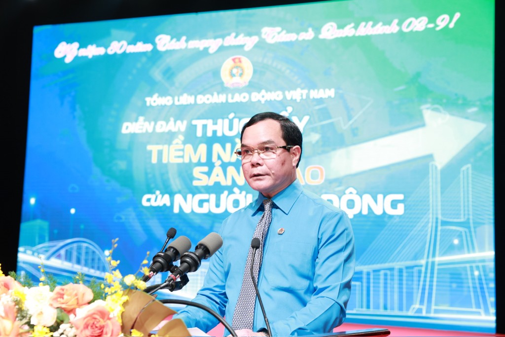 Tôn vinh tinh thần đổi mới sáng tạo, trí tuệ và khát vọng cống hiến của người lao động