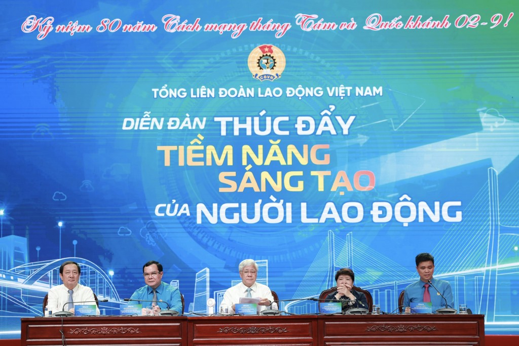 Tôn vinh tinh thần đổi mới sáng tạo, trí tuệ và khát vọng cống hiến của người lao động