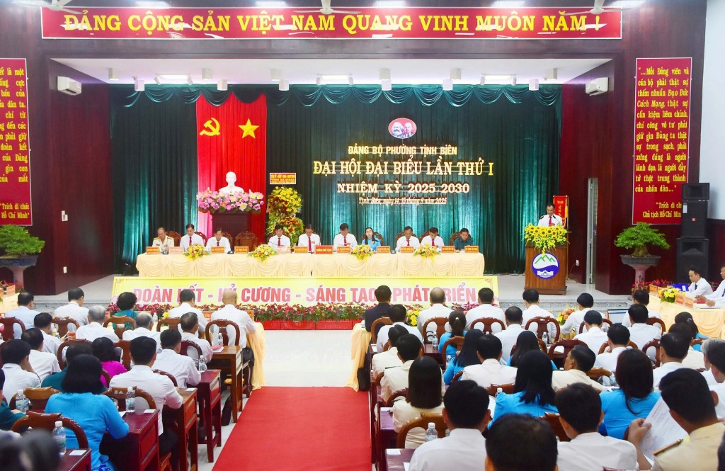 Quang cảnh đại hội