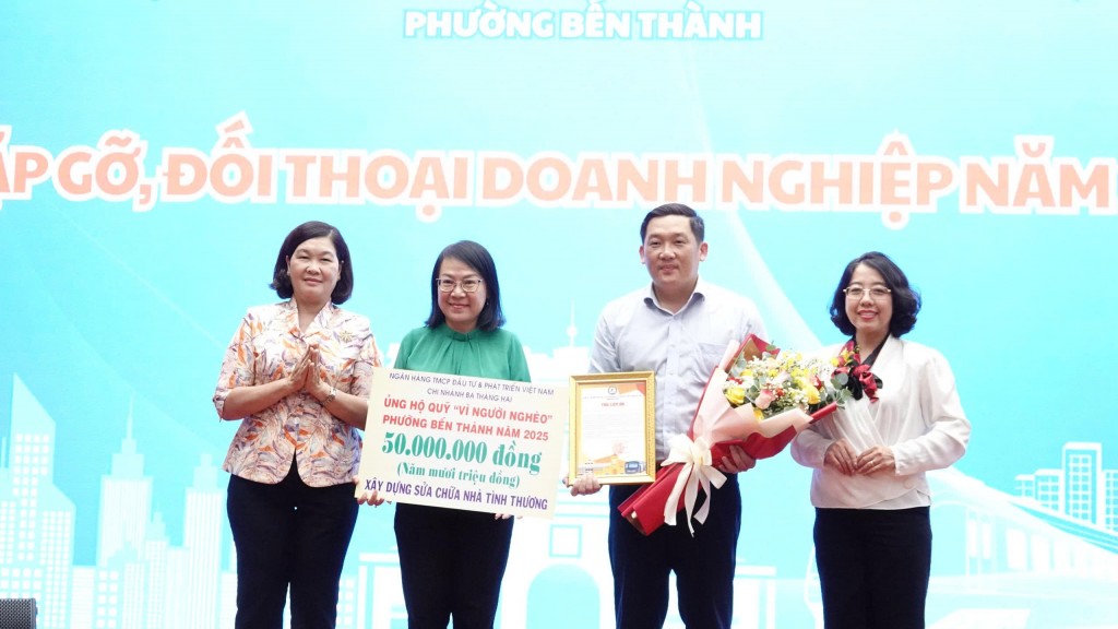 Doanh nghiệp đồng hành cùng phường Bến Thành trong chăm lo cho người nghèo