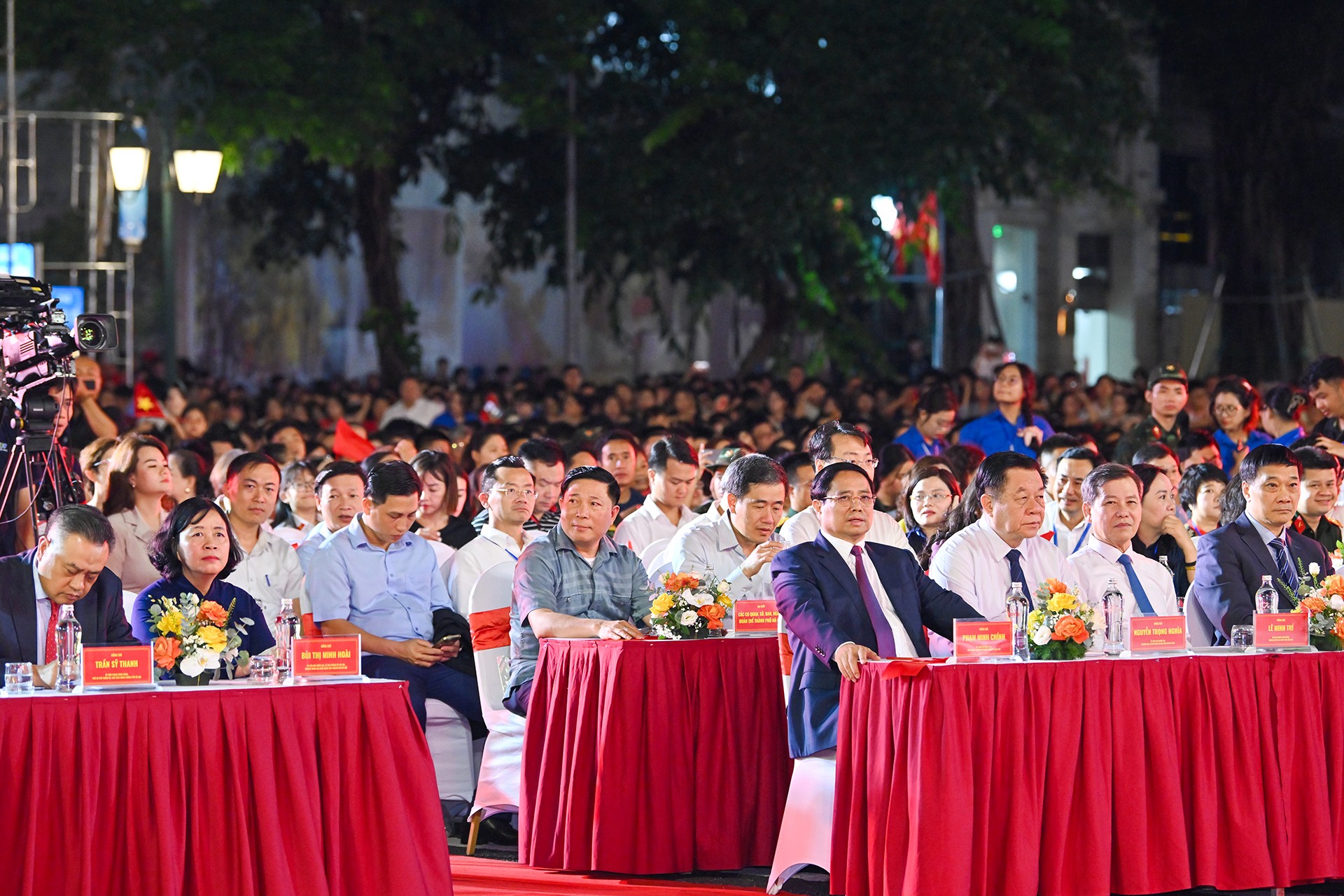 Tiếp nối lịch sử vẻ vang của dân tộc, xây dựng Thủ đô xanh - thông minh - hiện đại