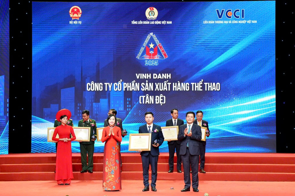 Lễ vinh danh “Doanh nghiệp tiêu biểu vì Người lao động” năm 2025