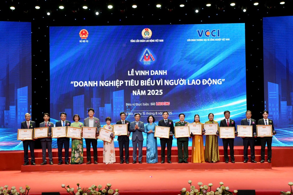Lễ vinh danh “Doanh nghiệp tiêu biểu vì Người lao động” năm 2025
