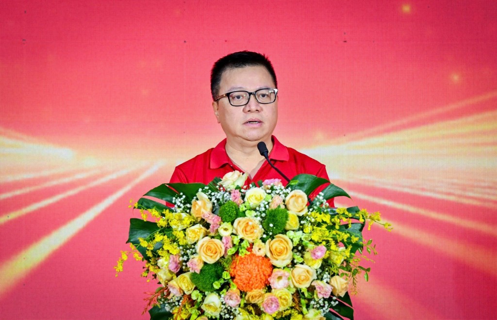 Đồng chí Lê Quốc Minh, Ủy viên Trung ương Đảng - Tổng Biên tập Báo Nhân Dân, Phó Trưởng Ban Tuyên giáo và Dân vận Trung ương, Chủ tịch Hội Nhà báo Việt Nam, Đồng Trưởng Ban Chỉ đạo chương trình phát biểu tại lễ phát động