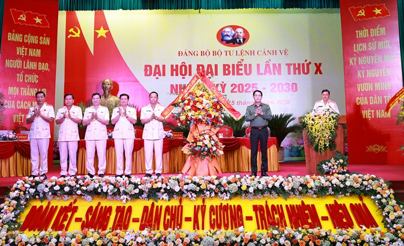 Thượng tướng Lê Quốc Hùng, Ủy viên Trung ương Đảng, Thứ trưởng Bộ Công an