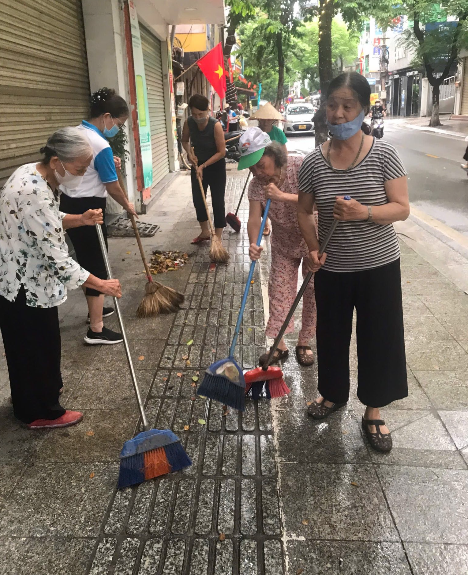 Phụ nữ phường Ngọc Hà lan tỏa phong trào “Ngày cuối tuần xanh”